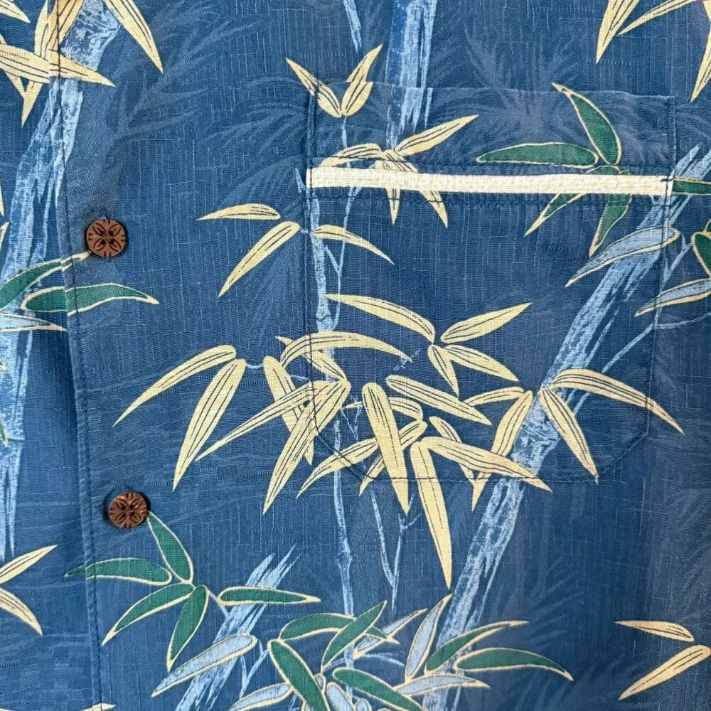 Tommy Bahama Bamboo Print Silk Camp Shirt Blue Mens Large S/S Hawaiian Button-Up